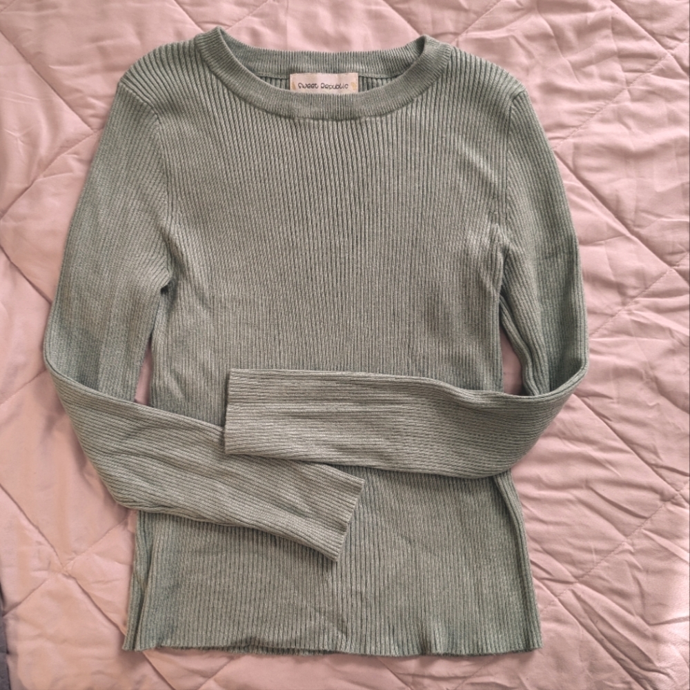 Large Long-sleeve Green Ribbed Tshirt